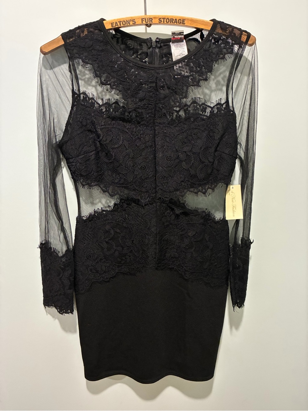 CAROLINA USA Black Lace and Sheer Mesh Cocktail Dress Size Large NWT